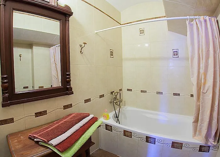 Historic Near Rynor Square * 리비프